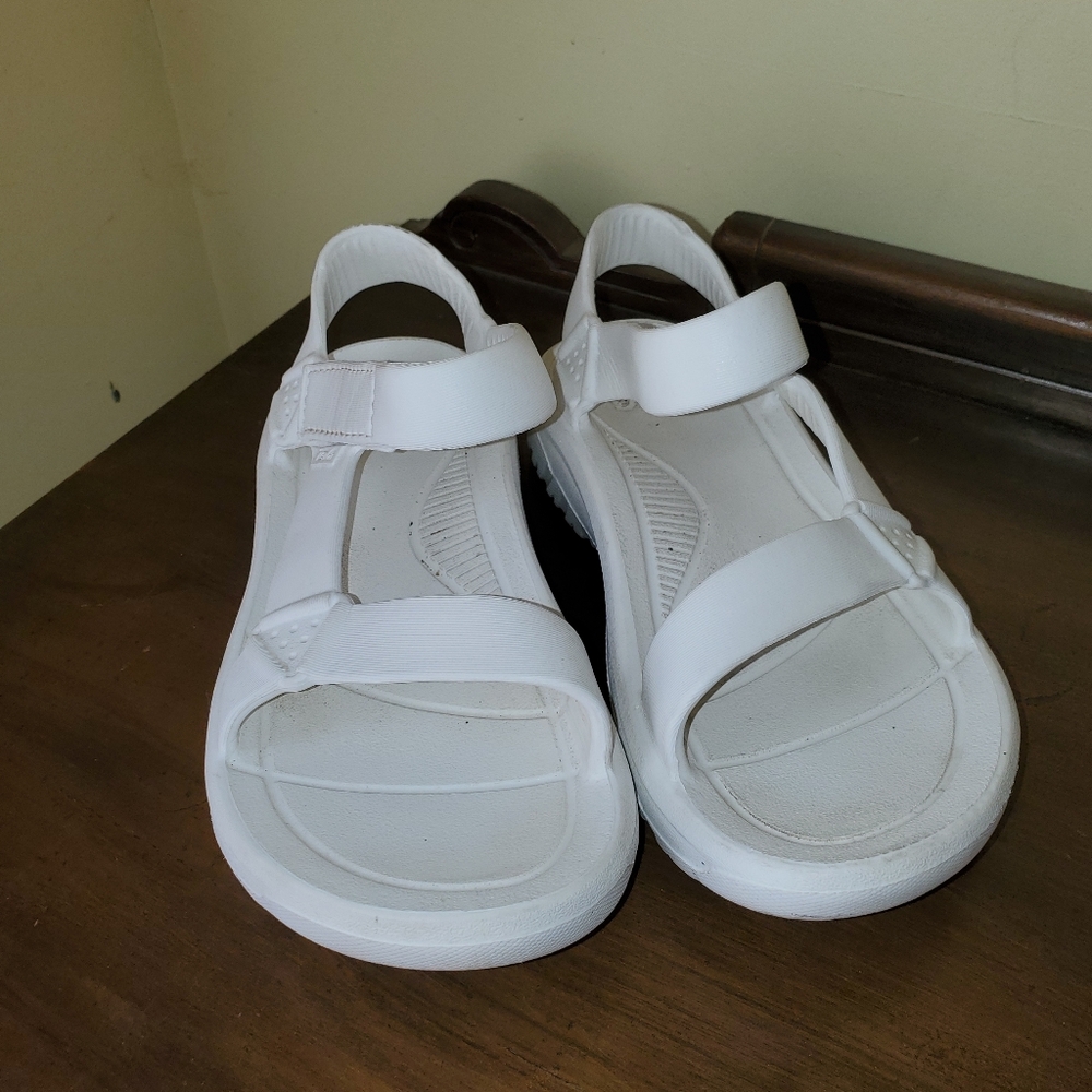 Teva Hurricane Drift White Sandals Sz 6
